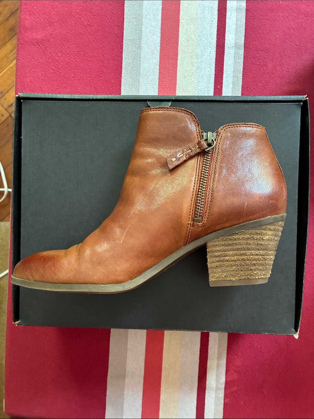 FRYE Judith Zip Bootie - Cognac - Size 8M - Picture 5 of 14